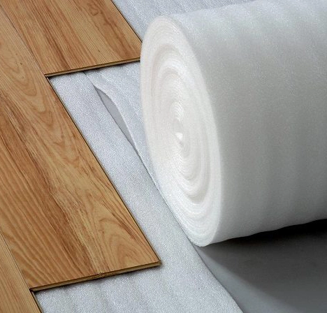 Какая подложка под ламинат лучше и как ее выбрать